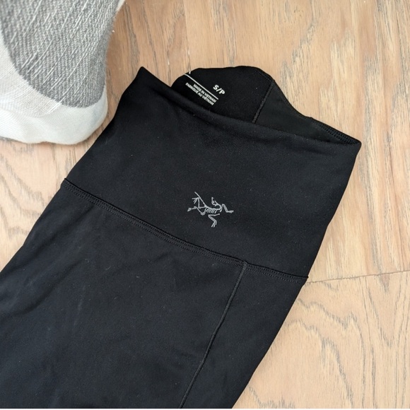 Arc’teryx Women’s Active Leggings - Picture 2 of 4